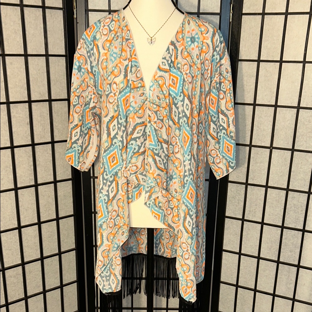🦋LuLaRoe Multicolor Geometric Kimono Wrap